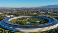 Apple стала первой компанией стоимостью $3 трлн после резкого роста спроса из-за пандемии