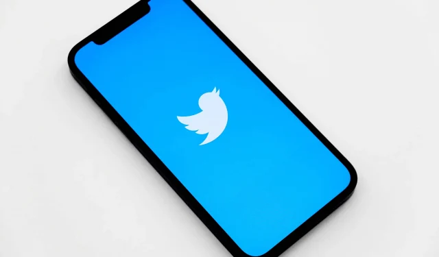 Aplikacja Twitter została zaktualizowana o nowe funkcje Twitter Blue, które najwyraźniej nie są jeszcze dostępne dla wszystkich