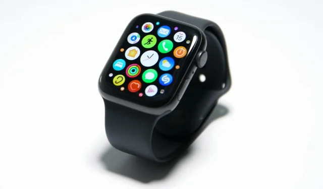 Složky aplikací a nové rozvržení domovské obrazovky se možná dostanou do Apple Watch