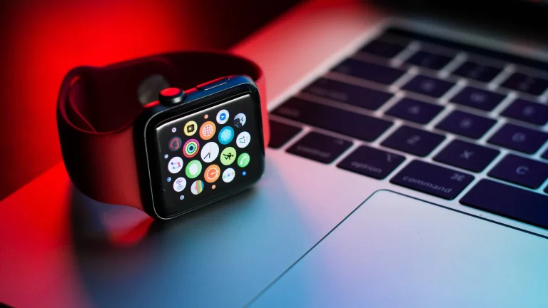 Rugged Apple Watch Pro could have a flat display