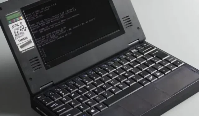 Ein neuer Laptop mit einem 8088-Prozessor und 640 KB RAM ist eine Nachbildung des IBM-PCs von 1981