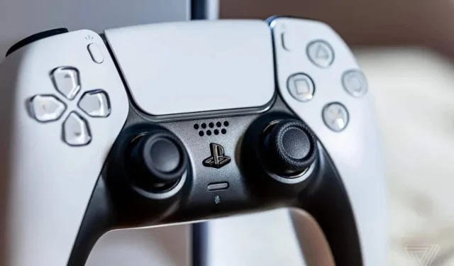 DualSense: PS5 valdiklį dabar galima atnaujinti kompiuteryje