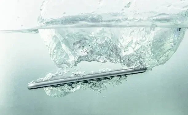 3 bästa sätten att ta bort vatten från iPhone-högtalare