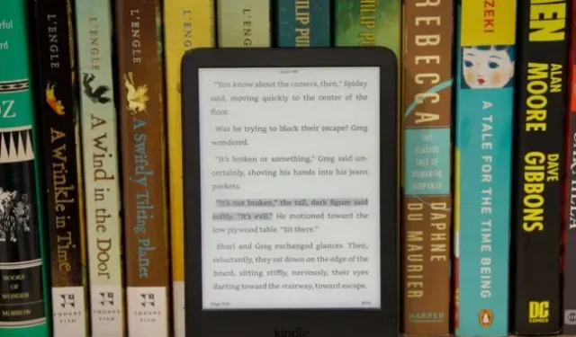 Review: Amazon’s $100 Kindle is light and cute, and it has the basics