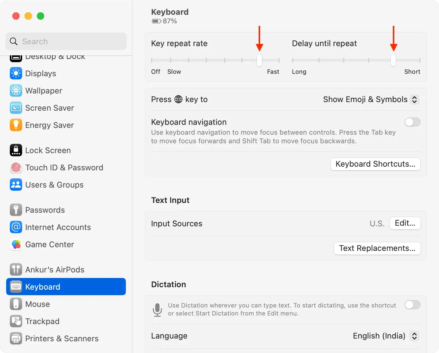Tastaturgentagelseshastighed og Forsink indtil gentagelse i Tastaturindstillinger på Mac