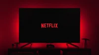„Netflix“ išplečia „Basic“ su skelbimų prenumerata iki 1080p