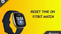 So setzen Sie die Uhrzeit Ihres Fitbit zurück
