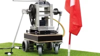 Este robô jogador de golfe usa uma câmera Kinect e uma rede neural para tirar fotos.