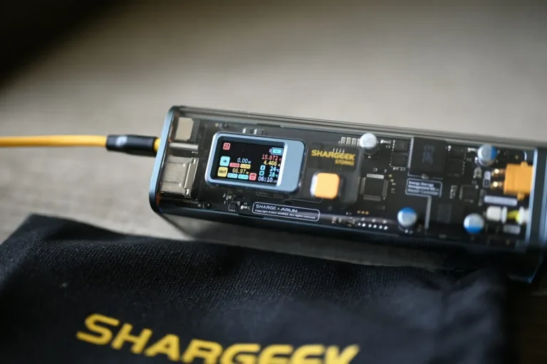 The Shargeek Storm 2 battery boasts high capacity in a stylish package supporting up to 100W PD.