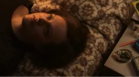 «Сияющие девушки» — метафизический триллер с Элизабет Мосс в главной роли.