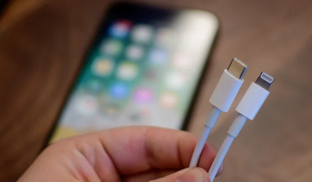 Gurman: iPhone z USB-C w 2023 r., AirPods i akcesoria Magic do 2024 r.