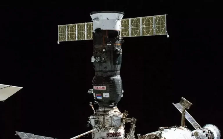 Second Russian spacecraft docked to ISS loses coolant