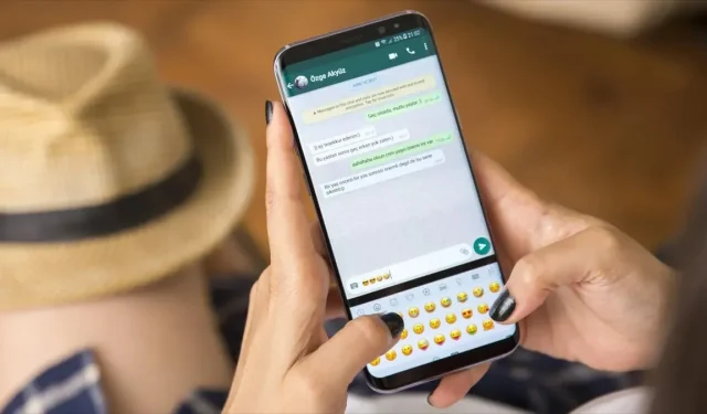 WhatsApp travaille sur des messages texte uniques visibles