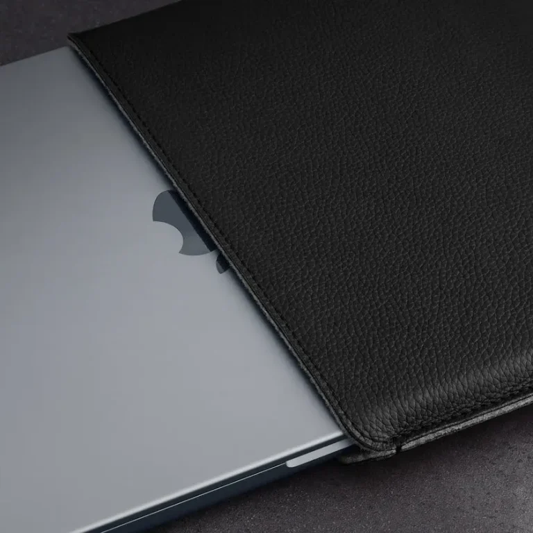 Review of the Woolnut 14-inch MacBook Pro premium leather sleeve