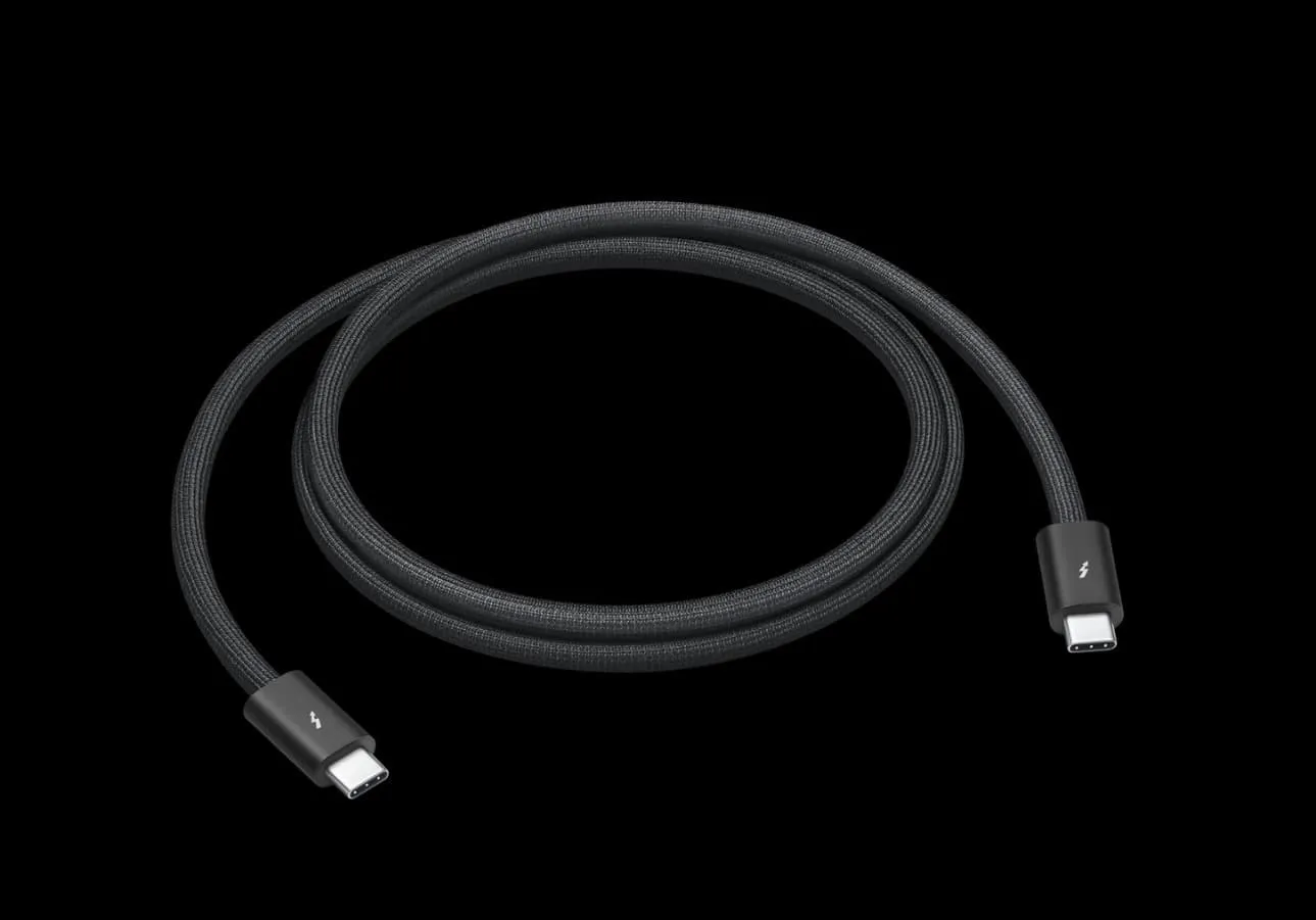 USB-C 하위 호환성을 갖춘 Apple Thunderbolt 4 Pro 케이블.