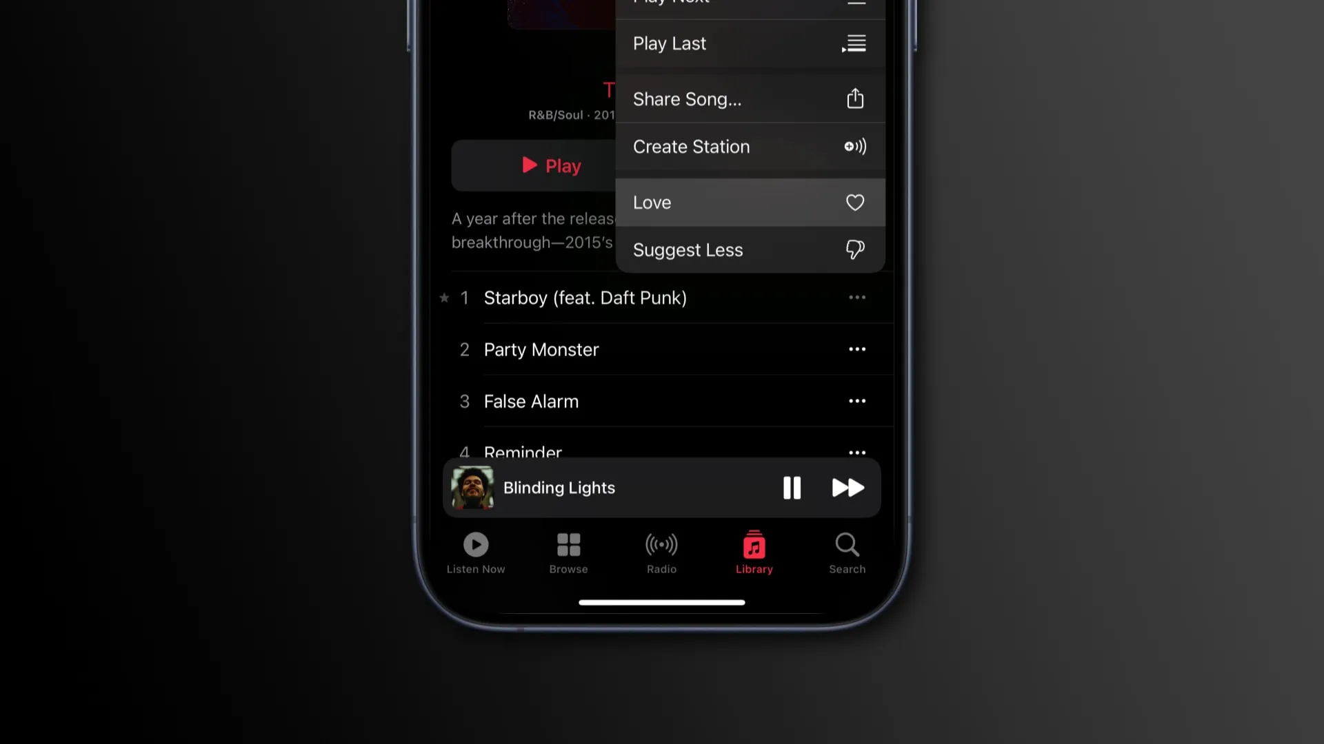 Opcja menu Miłość w Apple Music na iPhonie