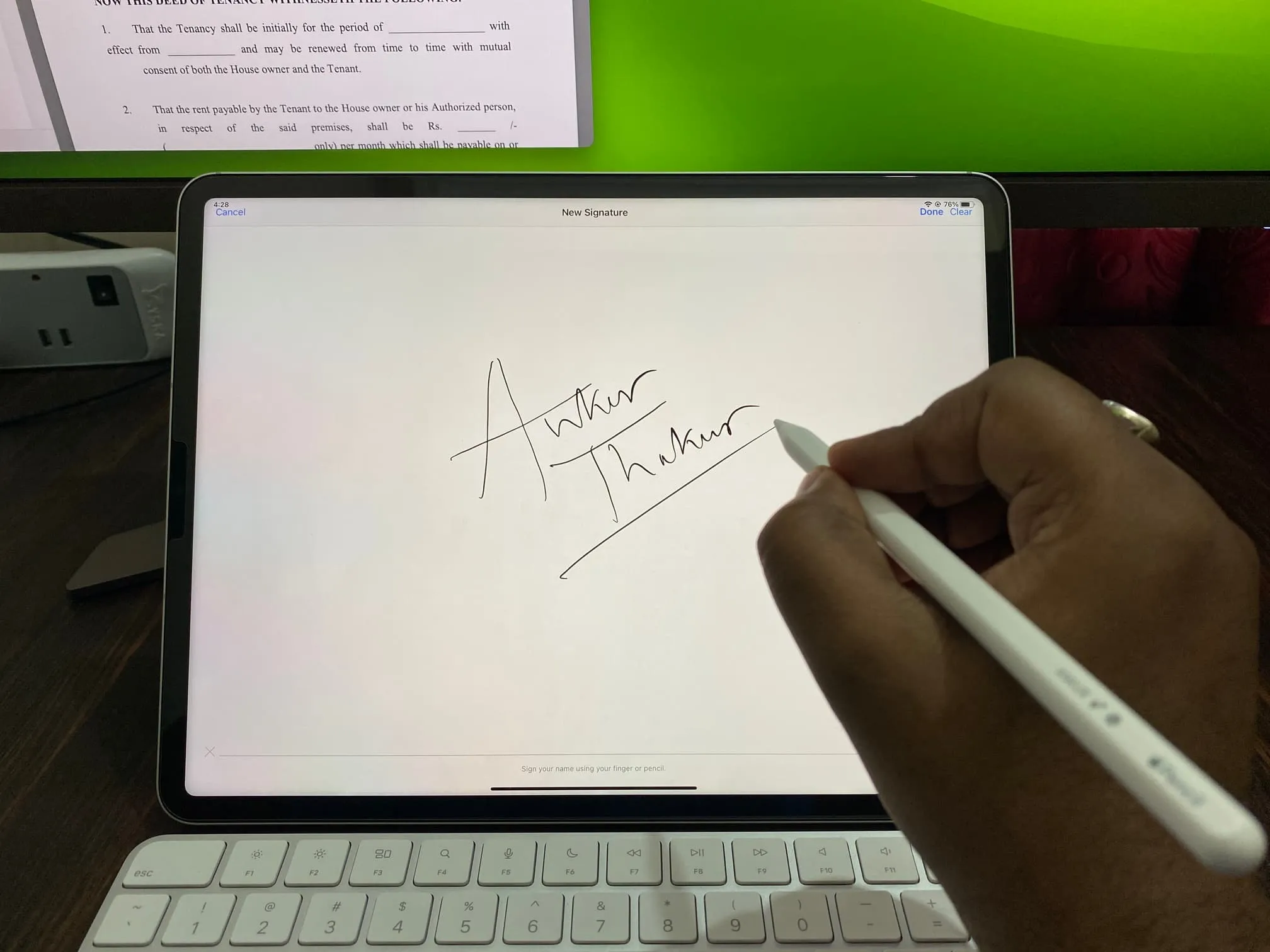 Creazione di firma per Mac su iPad utilizzando Apple Pencil