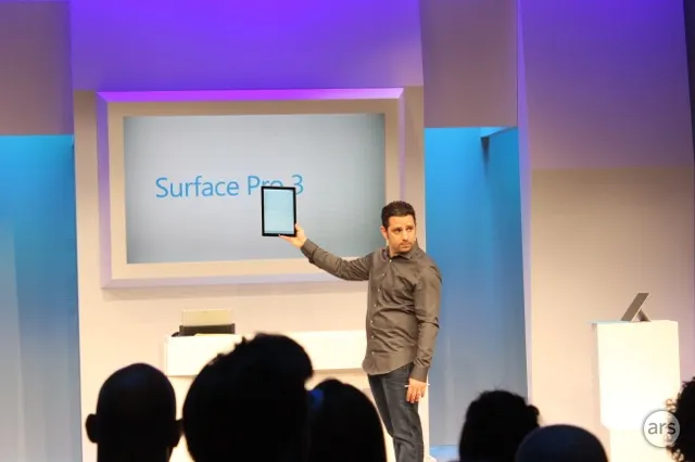 Panay 在 2014 年 Surface Pro 3 發表會上。