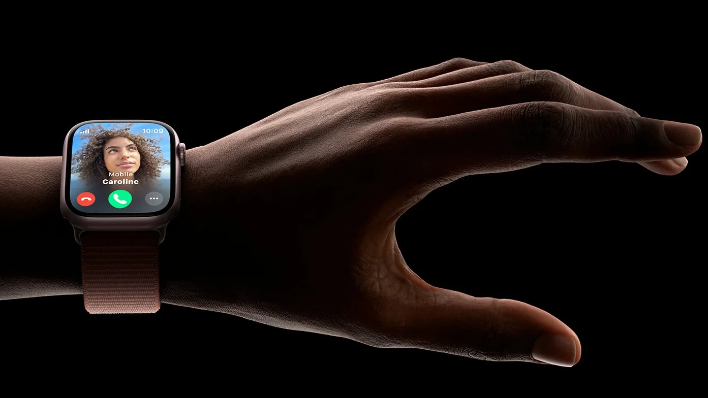 Annehmen eines FaceTime-Anrufs mit der Doppeltipp-Handgeste auf der Apple Watch Series 9