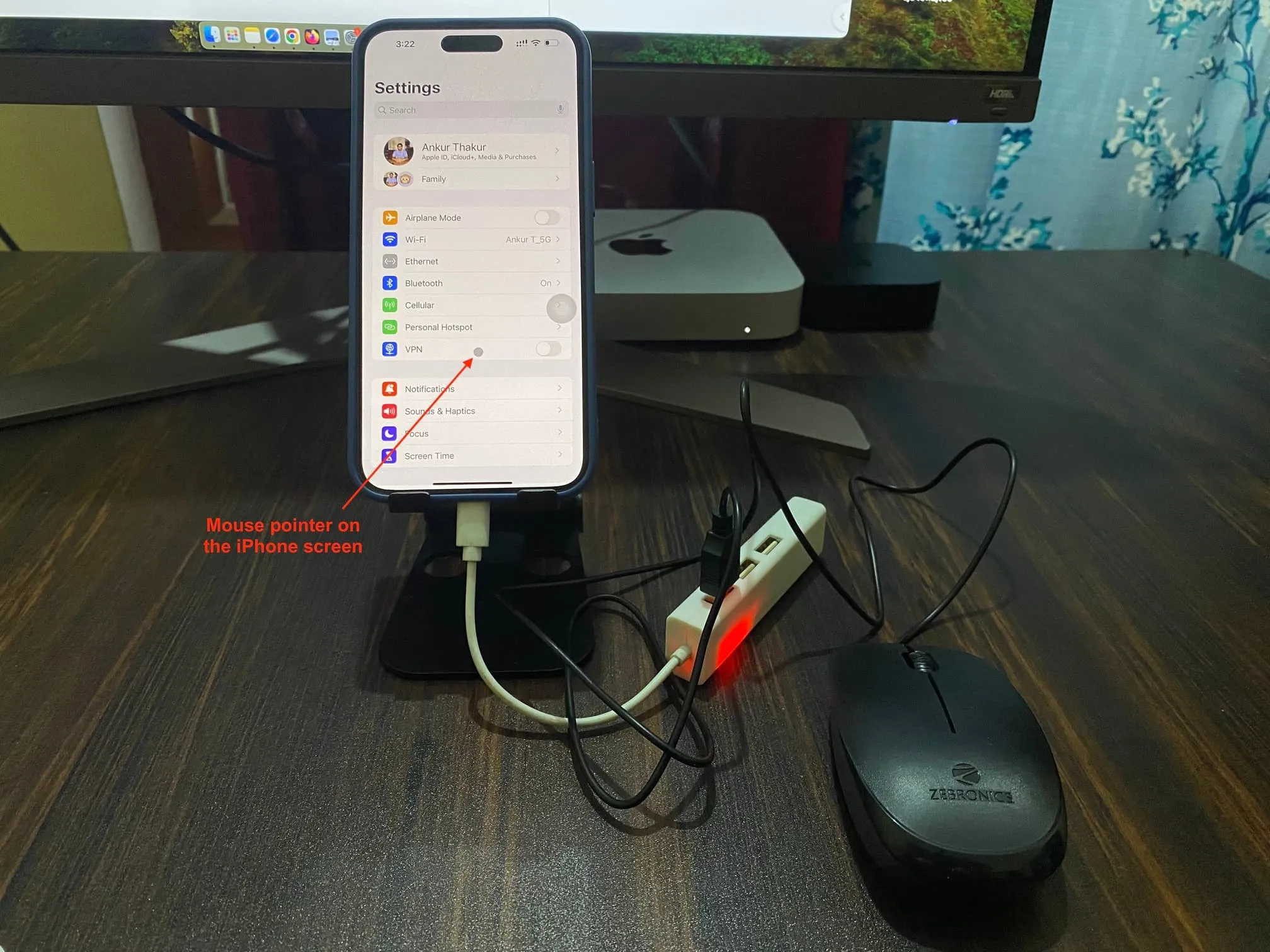 iPhoneに接続した有線マウス