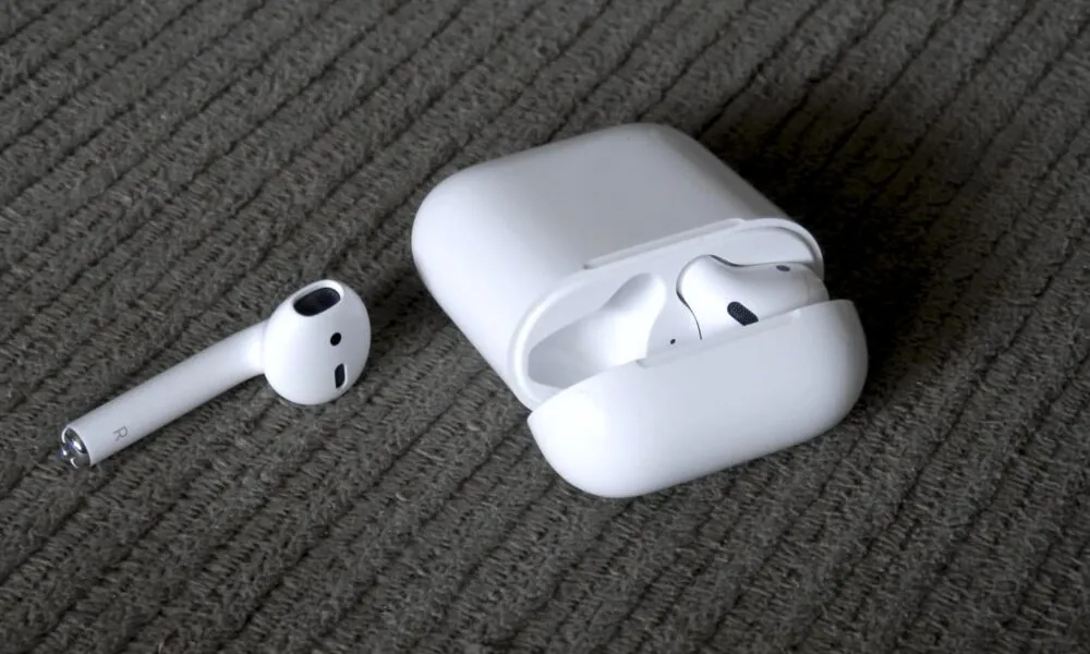 AirPods avec étui