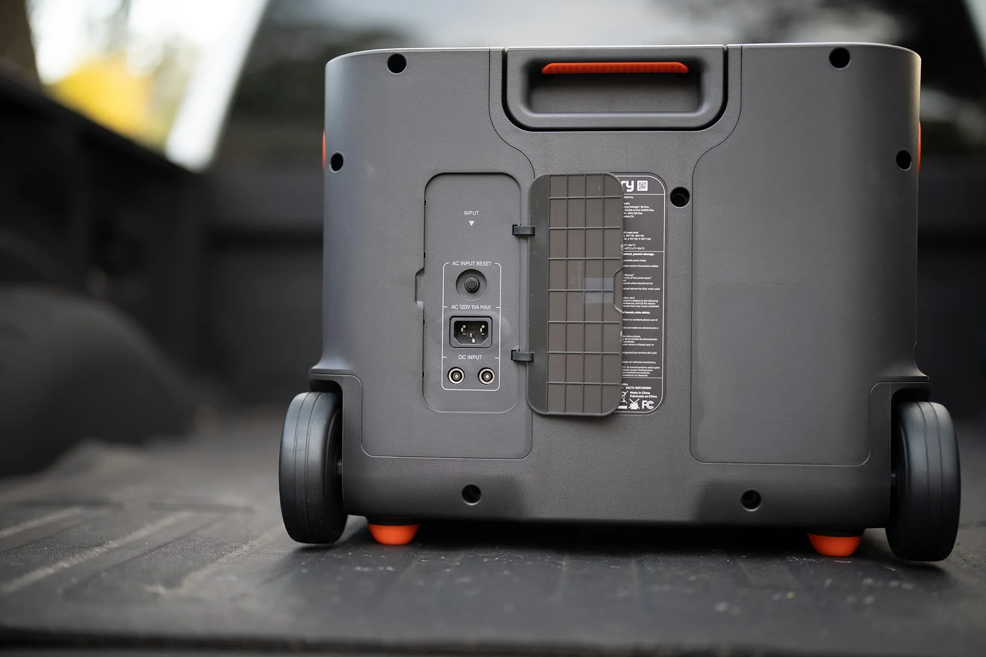 Jackery 3000 Pro charging ports. Jackery 3000 Pro charging ports.