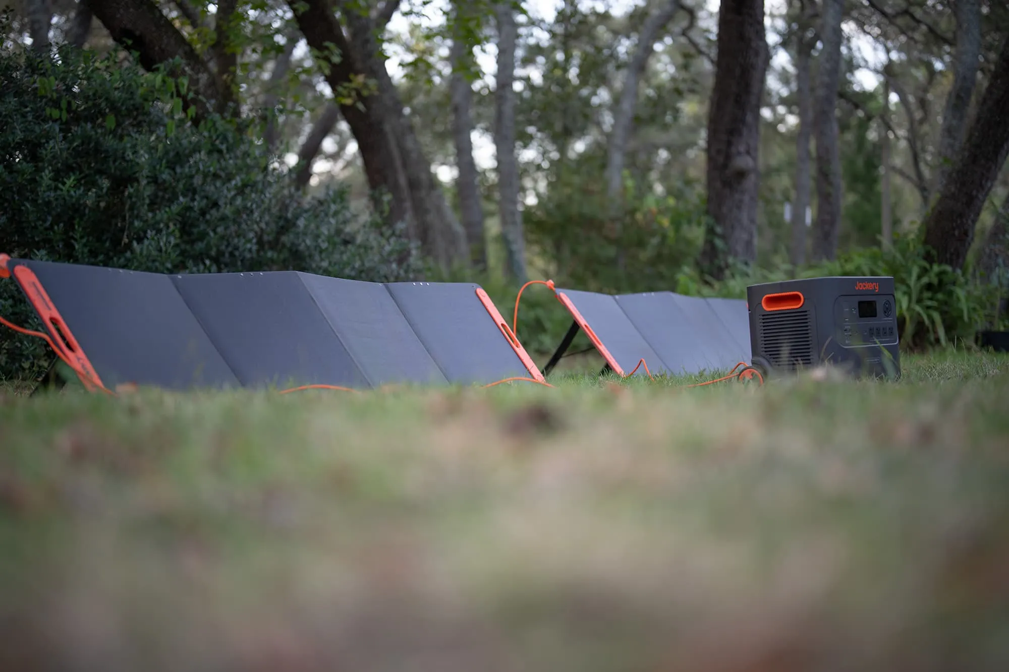 Jackery 3000 Pro solar panels. Jackery 3000 Pro solar panels.