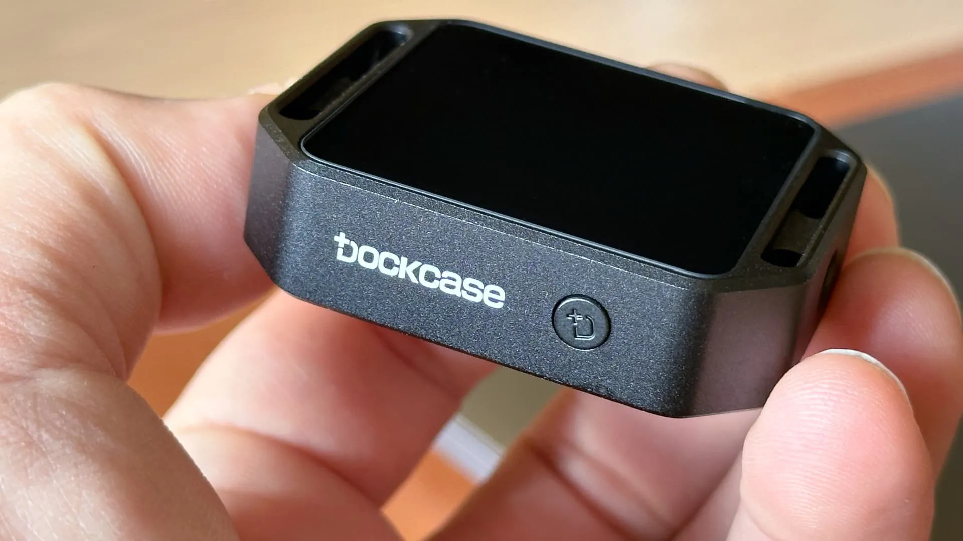 Close do botão liga / desliga no gabinete SSD do Dockcase