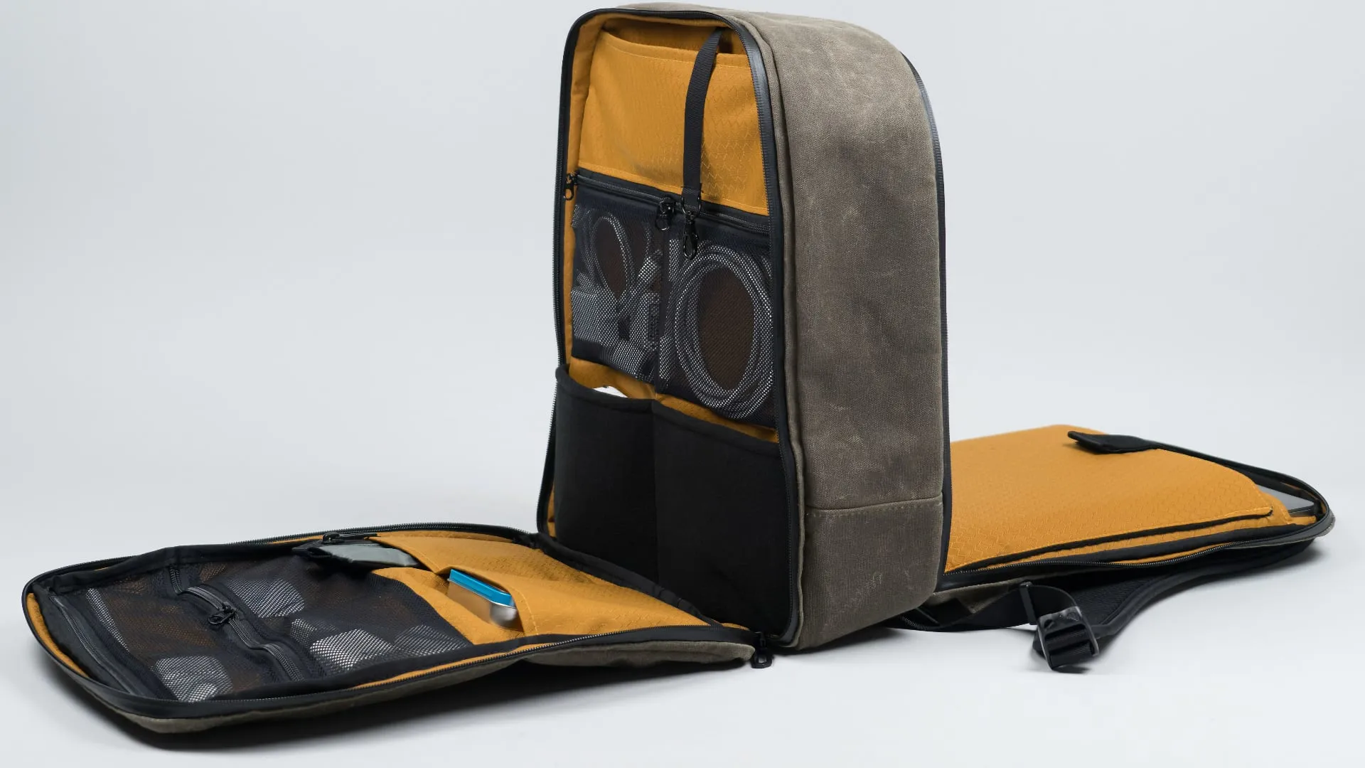WaterField Designs Tech Folio Backpack, all sides WaterField Designs Tech Folio Backpack, all sides