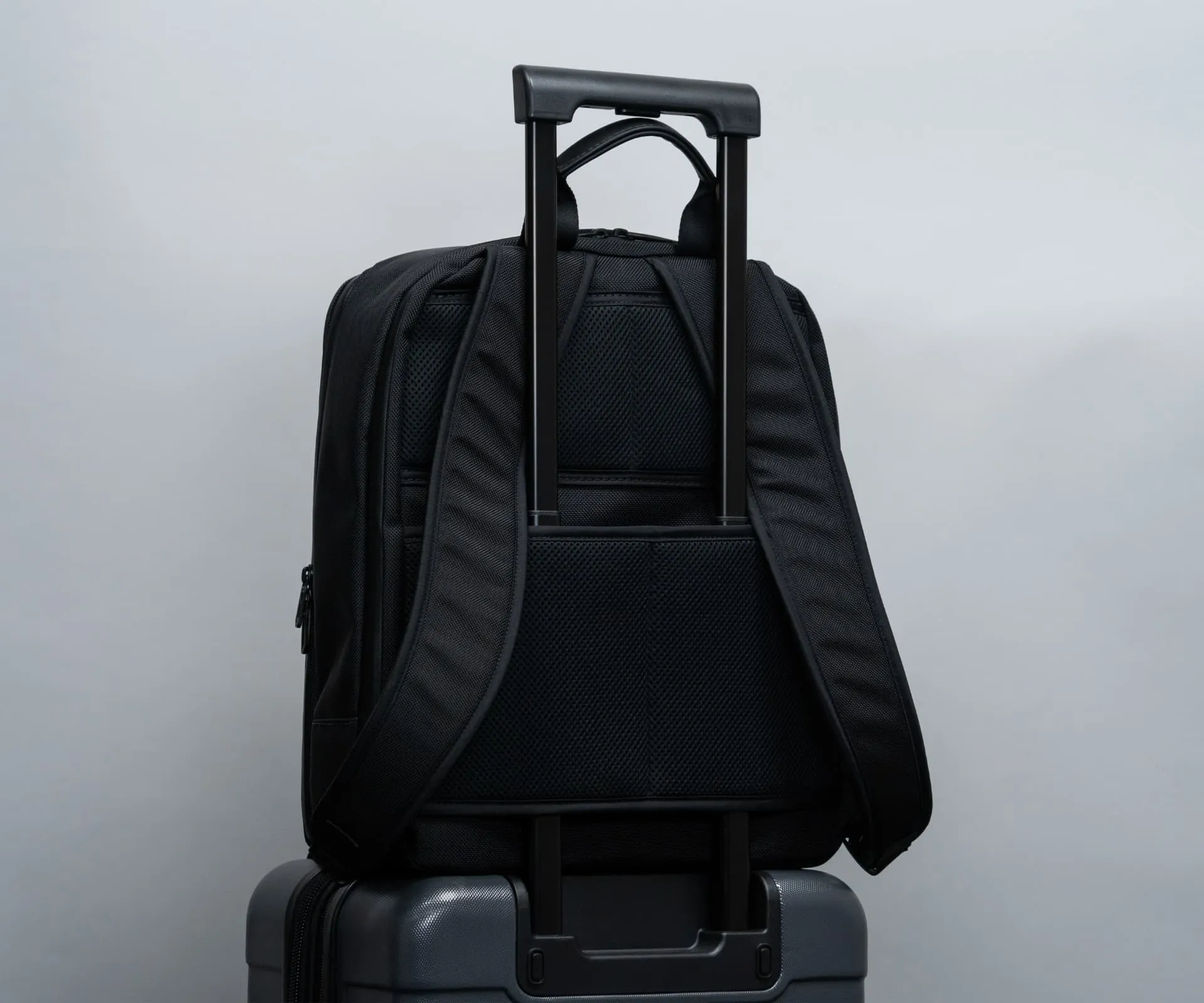 Waterfield Designs Tech Folio Backpack with A wheeled suitcase passthrough Waterfield Designs Tech Folio Backpack with A wheeled suitcase passthrough