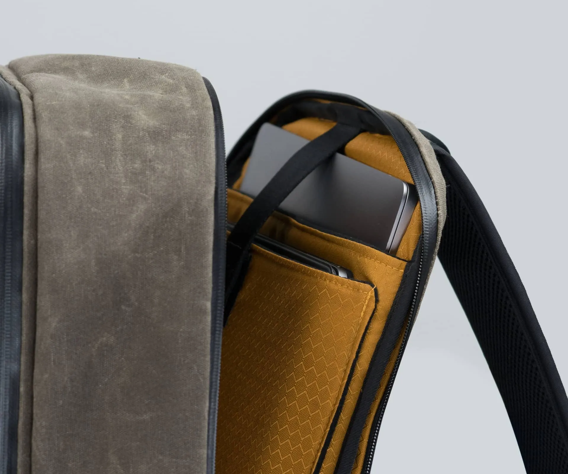 Waterfiled Designs Tech Folio Backpack with tablet and notebook compartments open Waterfiled Designs Tech Folio Backpack with tablet and notebook compartments open