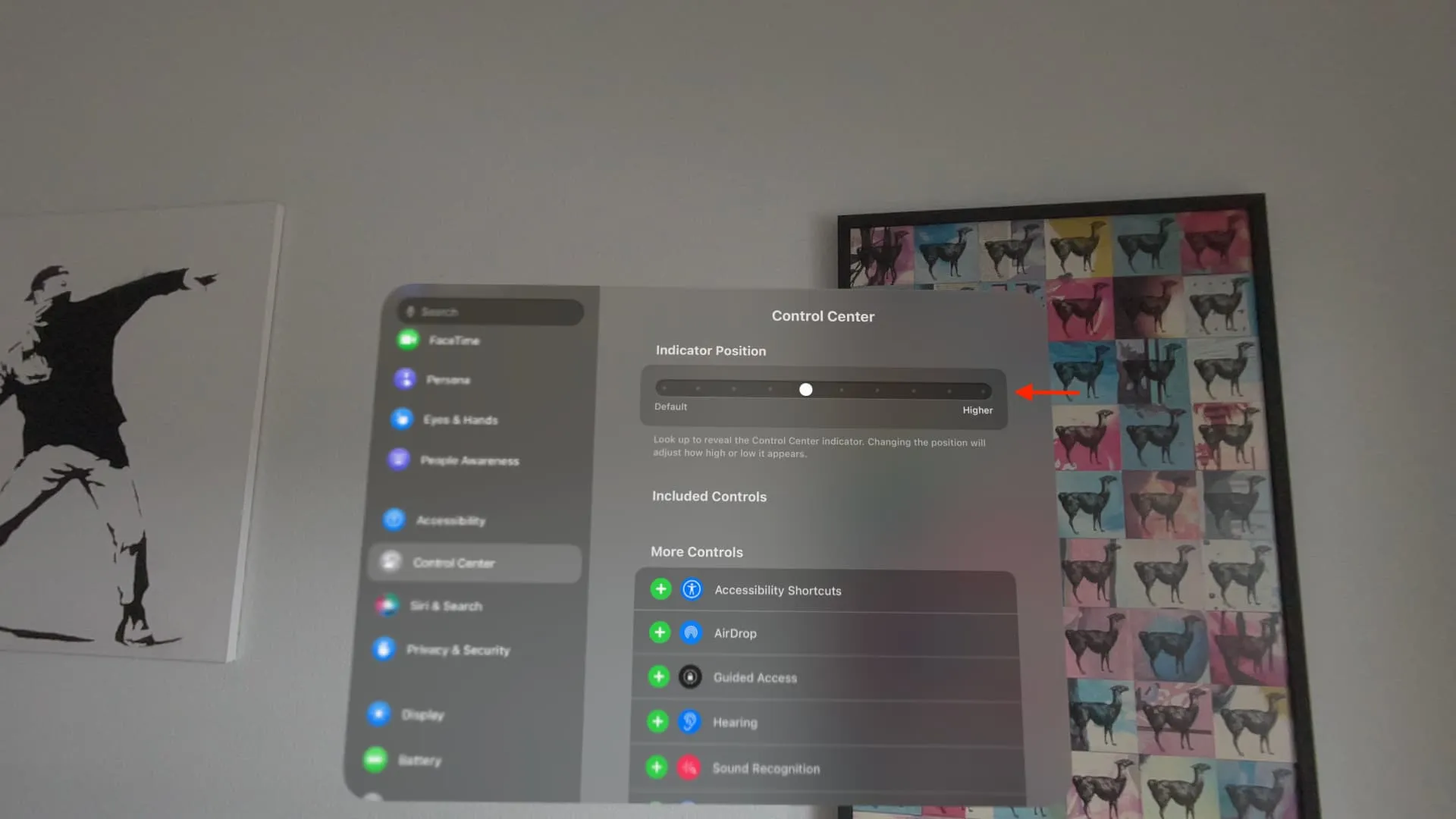 Положение индикатора Центра управления в Vision Pro