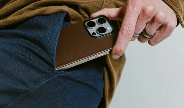 Nomad brengt een superslanke hoes en leren Horween Magic Net-achterkant uit voor iPhone 15 Pro en Pro Max